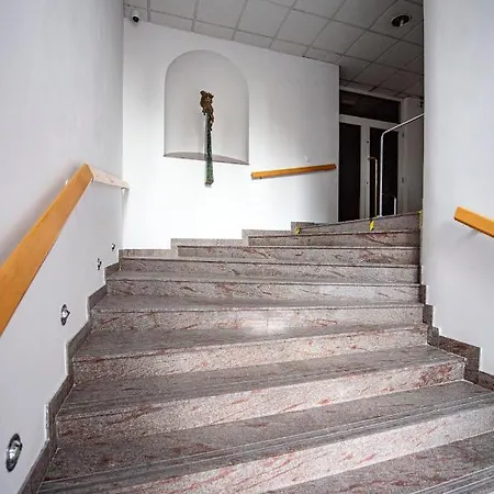 Blue President * Pressburg